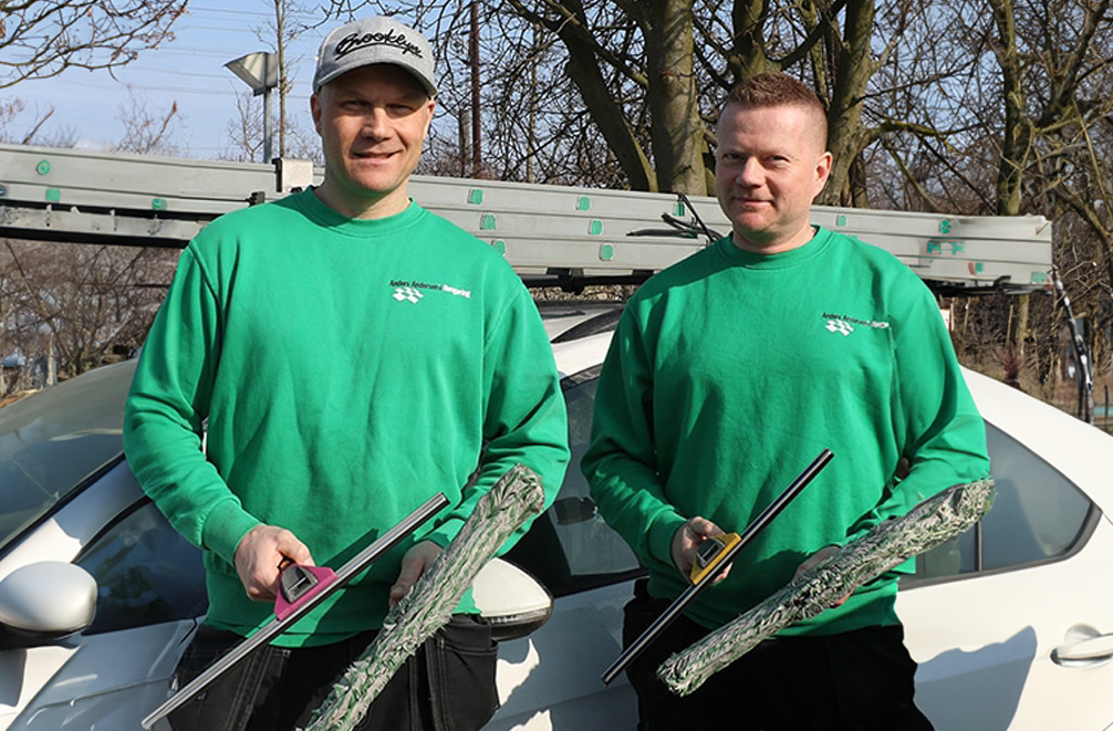 Vinduespudserne Brian og Peter fra Anders Andersens Rengøring